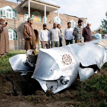 Potret Bangkai Jet Tempur India Usai Ditembak Jatuh Pakistan