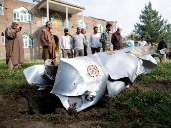 Potret Bangkai Jet Tempur India Usai Ditembak Jatuh Pakistan