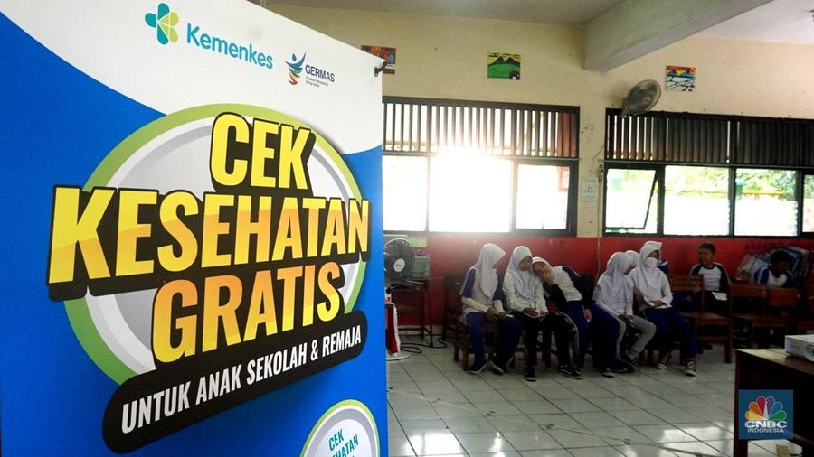 Sejumlah siswa saat mengikuti pelaksanaan program Makan Bergizi Gratis (MBG) di SDN Jati 03 Pagi, Pulo Gadung, Jakarta Timur, Rabu, (7/5/2025). Sejumlah siswa saat mengikuti pelaksanaan program Makan Bergizi Gratis (MBG) di SDN Jati 03 Pagi, Pulo Gadung, Jakarta Timur, Rabu, (7/5/2025). (CNBC Indonesia/Muhammad Sabki)