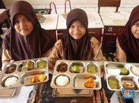 Penerima Makan Bergizi Gratis Mau Dilindungi Asuransi, OJK Godok Skema
