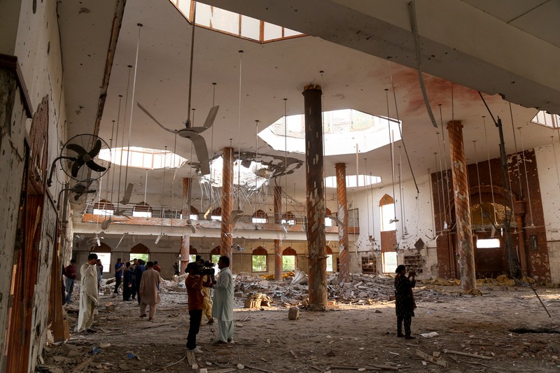 Pemandangan Masjid Bilal, setelah terkena serangan India di Muzaffarabad, ibu kota Kashmir yang dikelola Pakistan, 7 Mei 2025. (REUTERS/Akhtar Soomro)