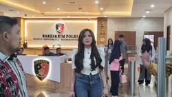 Diperiksa Bareskrim, Selebgram Ayu Aulia Bantah Kenalkan Lisa Mariana ke RK