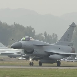 Adu Jet Tempur Pakistan Vs India Bikin Kagum, Dipelajari Militer Dunia