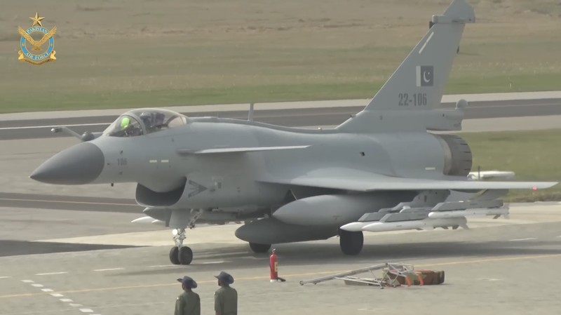 Jet Tempur buatan Chengdu Aircraft Corporation (CAC) J-10 milik Pakistan. Jet Tempur buatan Chengdu Aircraft Corporation (CAC) J-10 milik Pakistan. (Tangkapan Layar Youtube/Pakistan Air Force)