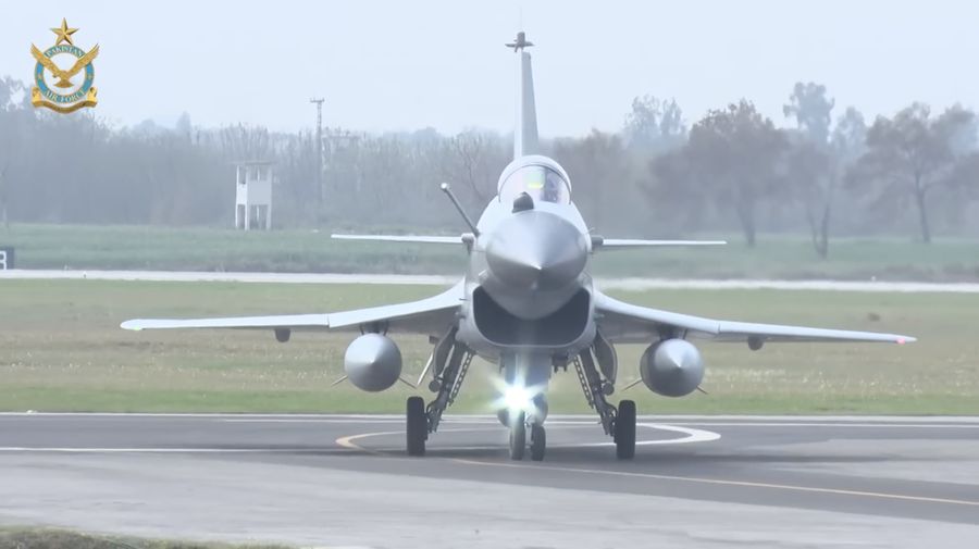 Jet Tempur buatan Chengdu Aircraft Corporation (CAC) J-10 milik Pakistan. Jet Tempur buatan Chengdu Aircraft Corporation (CAC) J-10 milik Pakistan. (Tangkapan Layar Youtube/Pakistan Air Force)