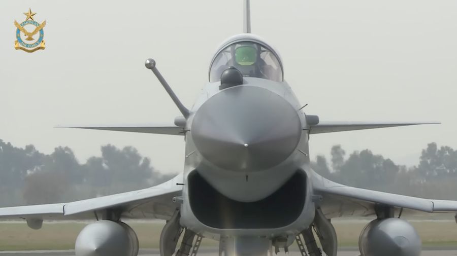 Jet Tempur buatan Chengdu Aircraft Corporation (CAC) J-10 milik Pakistan. Jet Tempur buatan Chengdu Aircraft Corporation (CAC) J-10 milik Pakistan. (Tangkapan Layar Youtube/Pakistan Air Force)