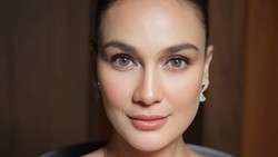 Detail Makeup Resepsi Luna Maya, Flawless Dengan Re-create Riasan Tahun 2006