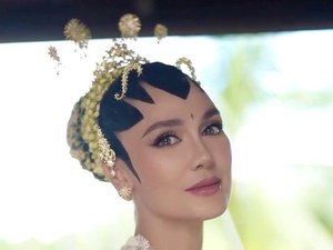 Detail Makeup Akad Nikah Luna Maya, Foundation MOP Hingga Lipstik Make Over