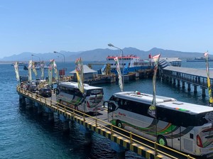Pelabuhan Ketapang Dibuka Kembali Usai Dipastikan Cuaca Aman
