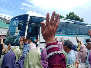 Jemaah Calon Haji Lombok Meninggal Sebelum Berangkat, 1 Lansia Naik Ambulans