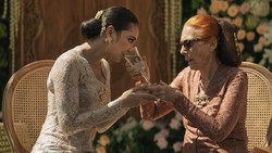 Kebahagiaan Ibu Desa Usai Luna Maya Menikah