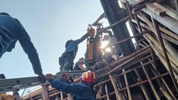 Kondisi Pekerja Kesetrum di Lantai 3 Bantul hingga Dievakuasi Damkar