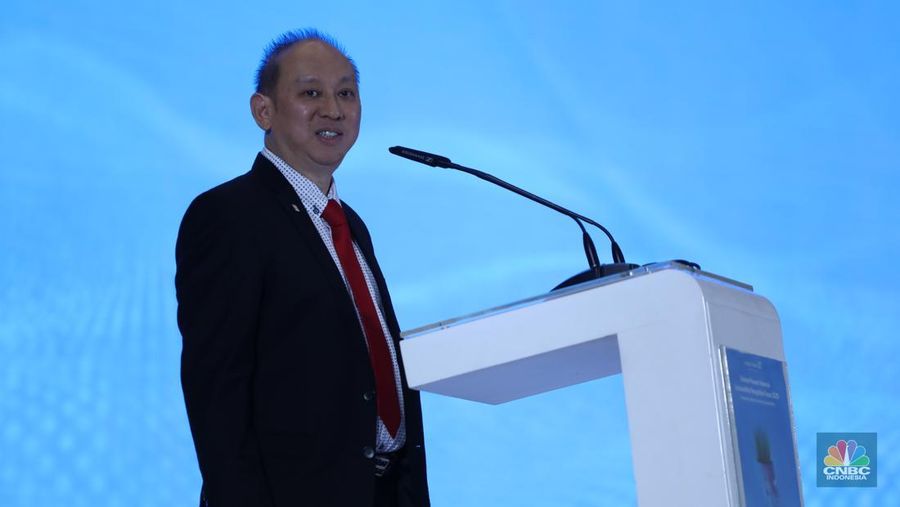 Presiden Direktur Endress+Hauser Indonesia, Henry Chia menyampaikan pemaparan dalam acara Endress+Hauser Indonesia Sustainability Recognition Forum 2025 di Jakarta, Kamis (8/5/2025). (CNBC Indonesia/Tri Susilo)