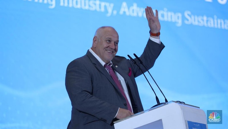 Presiden Direktur Endress+Hauser Indonesia, Henry Chia menyampaikan pemaparan dalam acara Endress+Hauser Indonesia Sustainability Recognition Forum 2025 di Jakarta, Kamis (8/5/2025). (CNBC Indonesia/Tri Susilo)