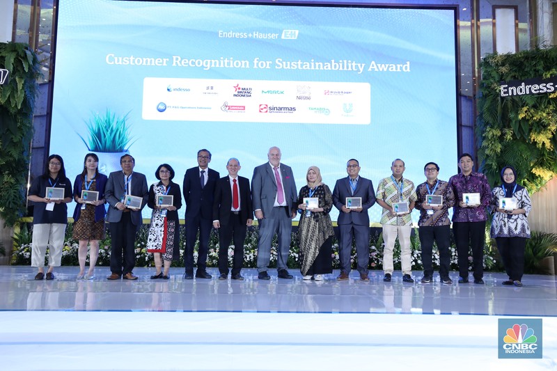 Presiden Direktur Endress+Hauser Indonesia, Henry Chia menyampaikan pemaparan dalam acara Endress+Hauser Indonesia Sustainability Recognition Forum 2025 di Jakarta, Kamis (8/5/2025). (CNBC Indonesia/Tri Susilo) Presiden Direktur Endress+Hauser Indonesia, Henry Chia menyampaikan pemaparan dalam acara Endress+Hauser Indonesia Sustainability Recognition Forum 2025 di Jakarta, Kamis (8/5/2025). (CNBC Indonesia/Tri Susilo)
