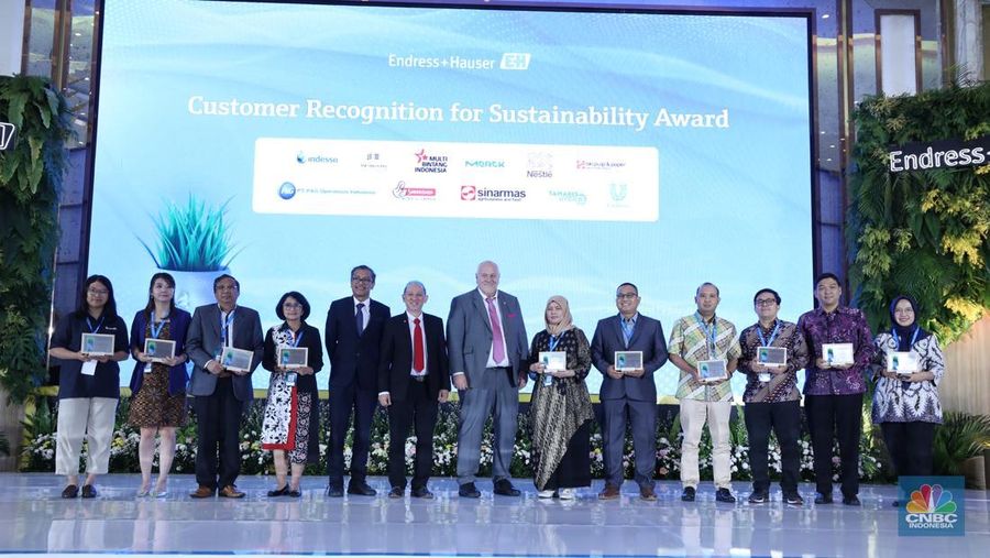 Presiden Direktur Endress+Hauser Indonesia, Henry Chia menyampaikan pemaparan dalam acara Endress+Hauser Indonesia Sustainability Recognition Forum 2025 di Jakarta, Kamis (8/5/2025). (CNBC Indonesia/Tri Susilo) Presiden Direktur Endress+Hauser Indonesia, Henry Chia menyampaikan pemaparan dalam acara Endress+Hauser Indonesia Sustainability Recognition Forum 2025 di Jakarta, Kamis (8/5/2025). (CNBC Indonesia/Tri Susilo)