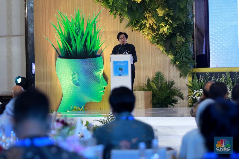 Presiden Direktur Endress+Hauser Indonesia, Henry Chia menyampaikan pemaparan dalam acara Endress+Hauser Indonesia Sustainability Recognition Forum 2025 di Jakarta, Kamis (8/5/2025). (CNBC Indonesia/Tri Susilo)