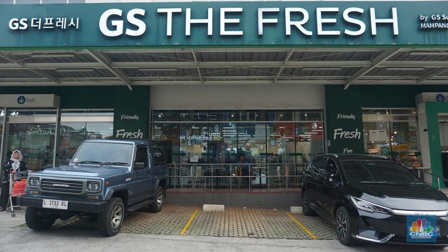 Suasana salah satu gerai supermarket GS The Fresh di kawasan Jakarta. Kamis (8/5/2025). (CNBC Indonesia/Muhammad Sabki)