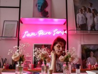 Terinspirasi dari Musik, Potret Tunanetra di Rusia Jadi Peracik Parfum