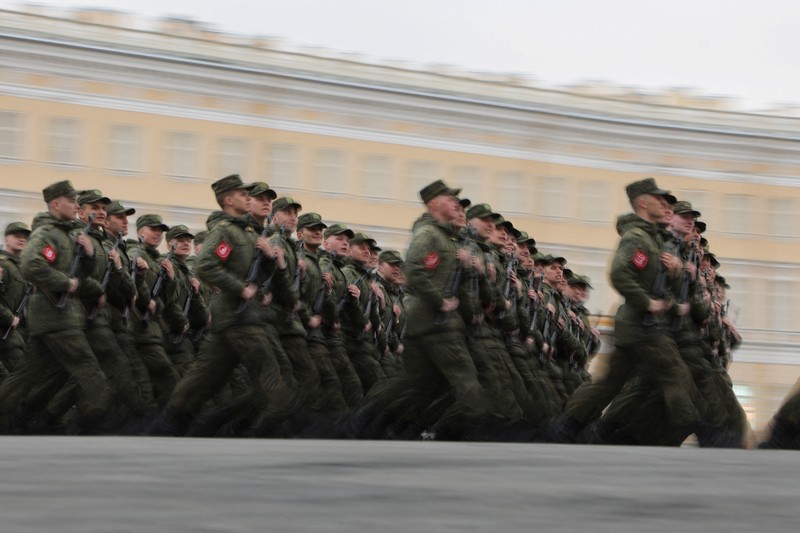 Pemandangan umum menunjukkan Lapangan Merah selama parade militer pada Hari Kemenangan, menandai peringatan 80 tahun kemenangan atas Nazi Jerman dalam Perang Dunia Kedua, di pusat kota Moskow, Rusia, 9 Mei 2025. Pemandangan umum menunjukkan Lapangan Merah selama parade militer pada Hari Kemenangan, menandai peringatan 80 tahun kemenangan atas Nazi Jerman dalam Perang Dunia Kedua, di pusat kota Moskow, Rusia, 9 Mei 2025. (Ivan Sekretarev/Host agency RIA Novosti/Handout via REUTERS)
