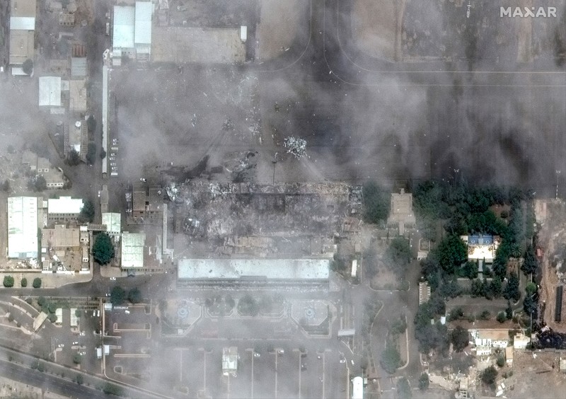Citra satelit menunjukkan kerusakan pada Bandara Internasional Sanaa di Yaman usai serangan udara Isreael. (Maxar Technologies/Handout via REUTERS)