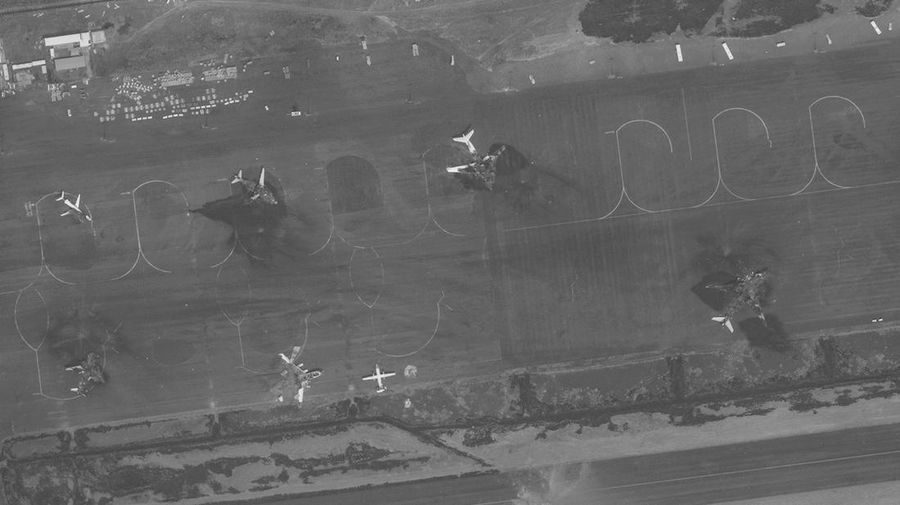 Citra satelit menunjukkan kerusakan pada Bandara Internasional Sanaa di Yaman usai serangan udara Isreael. (Maxar Technologies/Handout via REUTERS)