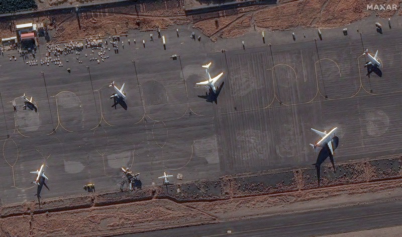 Citra satelit menunjukkan kerusakan pada Bandara Internasional Sanaa di Yaman usai serangan udara Isreael. (Maxar Technologies/Handout via REUTERS) Citra satelit menunjukkan kerusakan pada Bandara Internasional Sanaa di Yaman usai serangan udara Isreael. (Maxar Technologies/Handout via REUTERS)