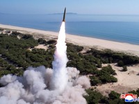 Kim Jong Un Ngamuk, Korut Tembak 2 Rudal Balistik