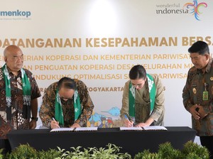 Kemenkop dan Kemenpar Teken MoU Penguatan Sektor Pariwisata via Koperasi