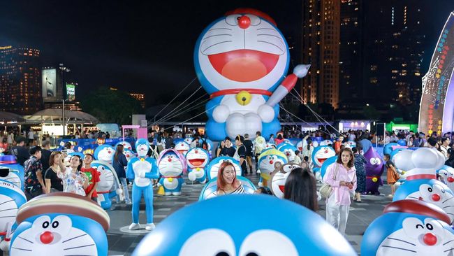Penampakan Doraemon Raksasa Muncul di Tetangga Indonesia