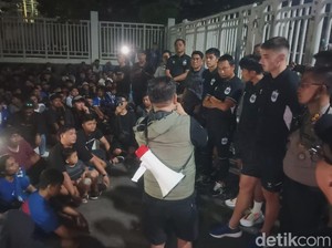 Gelar Aksi Damai, Suporter Panser Biru Legawa PSIS Turun Kasta