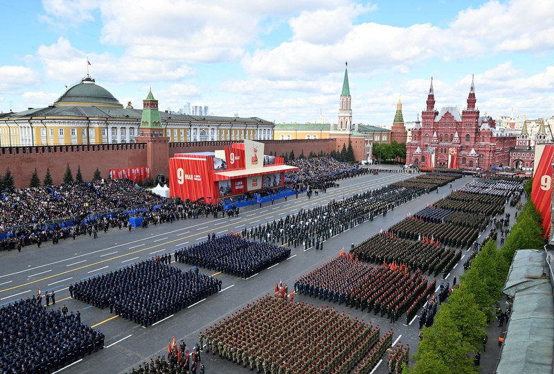 Pemandangan umum menunjukkan Lapangan Merah selama parade militer pada Hari Kemenangan, menandai peringatan 80 tahun kemenangan atas Nazi Jerman dalam Perang Dunia Kedua, di pusat kota Moskow, Rusia, 9 Mei 2025. Pemandangan umum menunjukkan Lapangan Merah selama parade militer pada Hari Kemenangan, menandai peringatan 80 tahun kemenangan atas Nazi Jerman dalam Perang Dunia Kedua, di pusat kota Moskow, Rusia, 9 Mei 2025. (Ivan Sekretarev/Host agency RIA Novosti/Handout via REUTERS)