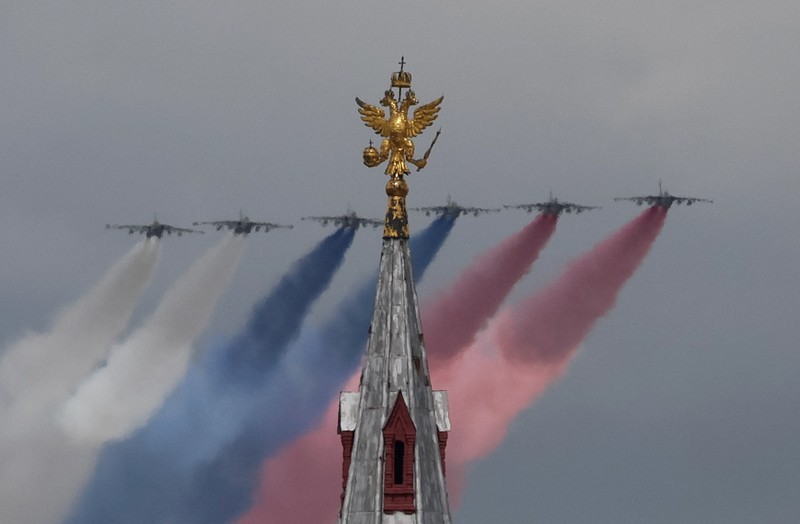 Pemandangan umum menunjukkan Lapangan Merah selama parade militer pada Hari Kemenangan, menandai peringatan 80 tahun kemenangan atas Nazi Jerman dalam Perang Dunia Kedua, di pusat kota Moskow, Rusia, 9 Mei 2025. Pemandangan umum menunjukkan Lapangan Merah selama parade militer pada Hari Kemenangan, menandai peringatan 80 tahun kemenangan atas Nazi Jerman dalam Perang Dunia Kedua, di pusat kota Moskow, Rusia, 9 Mei 2025. (Ivan Sekretarev/Host agency RIA Novosti/Handout via REUTERS)