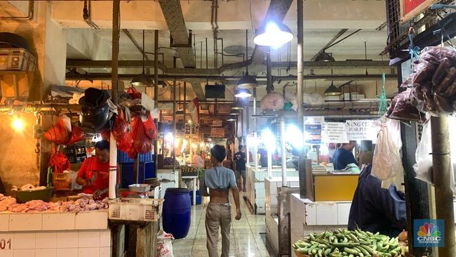 Curhat Pedagang Pasar Senen: Sepi Banget, Apalagi Habis Lebaran