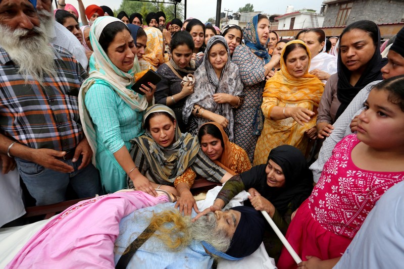 Suasana Poonch dekat Garis Kontrol (LoC) antara India dan Pakistan, Kamis (8/5/2025). (REUTERS/Stringer) Suasana Poonch dekat Garis Kontrol (LoC) antara India dan Pakistan, Kamis (8/5/2025). (REUTERS/Stringer)