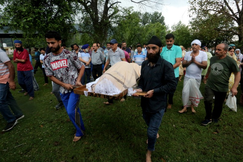 Suasana Poonch dekat Garis Kontrol (LoC) antara India dan Pakistan, Kamis (8/5/2025). (REUTERS/Stringer) Suasana Poonch dekat Garis Kontrol (LoC) antara India dan Pakistan, Kamis (8/5/2025). (REUTERS/Stringer)