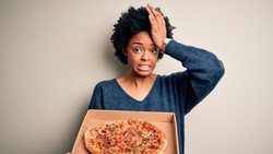 Wanita Ini Dicap Aneh Gegara Menikmati Pizza Topping Zaitun
