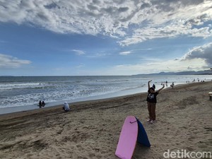 Lepas Penat dengan Menikmati Senja di Pantai Citepus Sukabumi