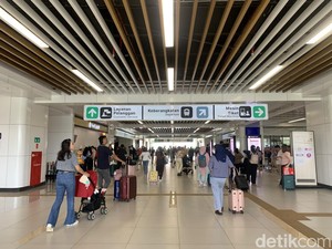 Long Weekend Waisak, Stasiun Whoosh Halim Ramai Dipadati Penumpang