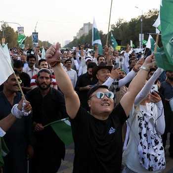 Kegembiraan Warga Pakistan-India Sambut Gencatan Senjata