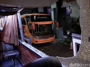 Polisi Buru Oknum Pelempar Bus Persik Kediri di Malang