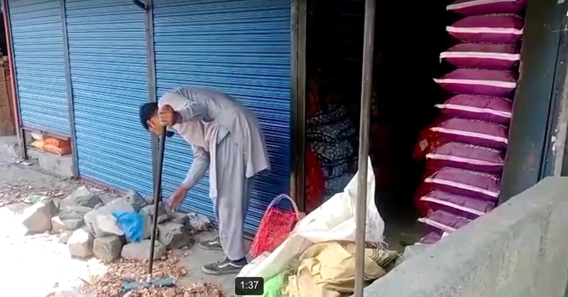 Kondisi Kashmir setelah pengumuman gencatan senjata perlahan kembali normal. (Reuters TV) Kondisi Kashmir setelah pengumuman gencatan senjata perlahan kembali normal. (Reuters TV)