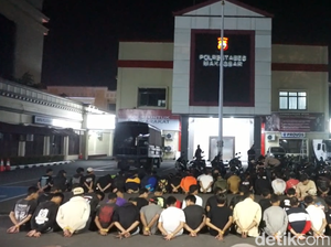 78 Remaja Pesta Miras-Konvoi di Jalanan Makassar Ditangkap, 32 Motor Disita