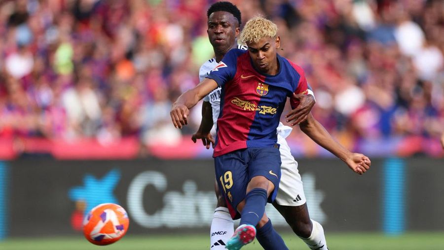 Soccer Football - LaLiga - FC Barcelona v Real Madrid - Estadi Olimpic Lluis Companys, Barcelona, Spain - May 11, 2025 Real Madrid's Jude Bellingham looks dejected during the match REUTERS/Albert Gea