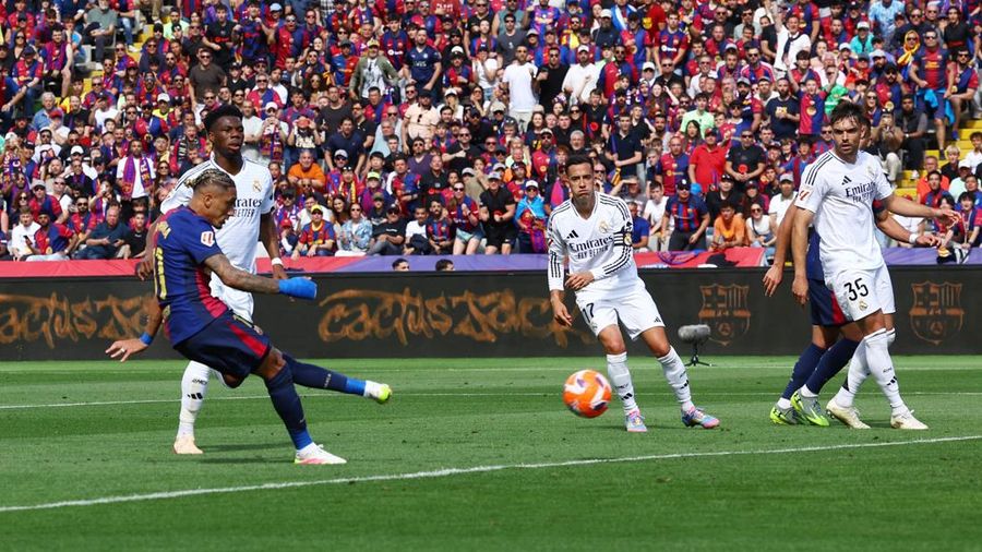 Soccer Football - LaLiga - FC Barcelona v Real Madrid - Estadi Olimpic Lluis Companys, Barcelona, Spain - May 11, 2025 Real Madrid's Jude Bellingham looks dejected during the match REUTERS/Albert Gea