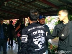 Desta dan Gading Sebut Bima Keren, Ariel Noah Mengeluh Panas Desta dan Gading Sebut Bima Keren, Ariel Noah Mengeluh Panas