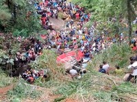 Potret Bus Rombongan Peziarah Buddha Masuk Jurang, 21 Tewas
