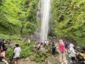 Objek Wisata Curug Cibeureum Selabintana Ditutup Imbas Longsor