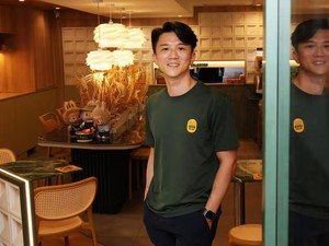 Mantan Guru Sukses Jualan Nasi Padang Pertahankan Bisnis Keluarga