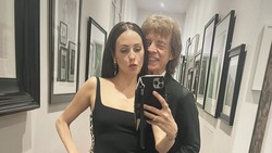 Mick Jagger Ternyata  Sudah Tunangan, Calon Istrinya Lebih Muda 44 Tahun